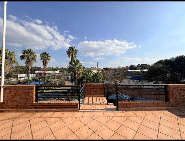 110M² OFFICE TO LET IN FOURWAYS
